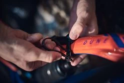 Fidlock TWIST Uni Base - Zwart -Fietsuitrusting Winkel 09620 fidlock TWIST uni base outdoor 05