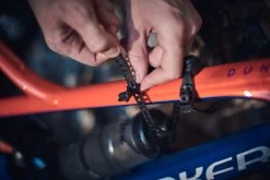 Fidlock TWIST Uni Base - Zwart -Fietsuitrusting Winkel 09620 fidlock TWIST uni base outdoor 06