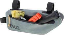 Evoc Frame Pack WP - Staal 11 Evoc Frame Pack WP - Staal -Fietsuitrusting Winkel 102807131 S FRAME PACK WP S dt04