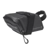 Blackburn Rooster Zadeltas Klein - Zwart/Reflecterend 2 Blackburn Rooster Zadeltas Klein - Zwart/Reflecterend -Fietsuitrusting Winkel Grid Small Saddlebag