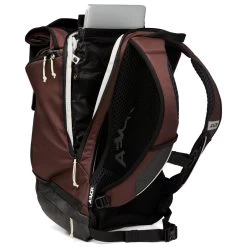 AEVOR Bike Pack Rugzak - Proof Maroon 18 AEVOR Bike Pack Rugzak - Proof Maroon -Fietsuitrusting Winkel Mid JPG AVR FLX 001 70071 AEVOR Bike Pack Proof Maroon 07
