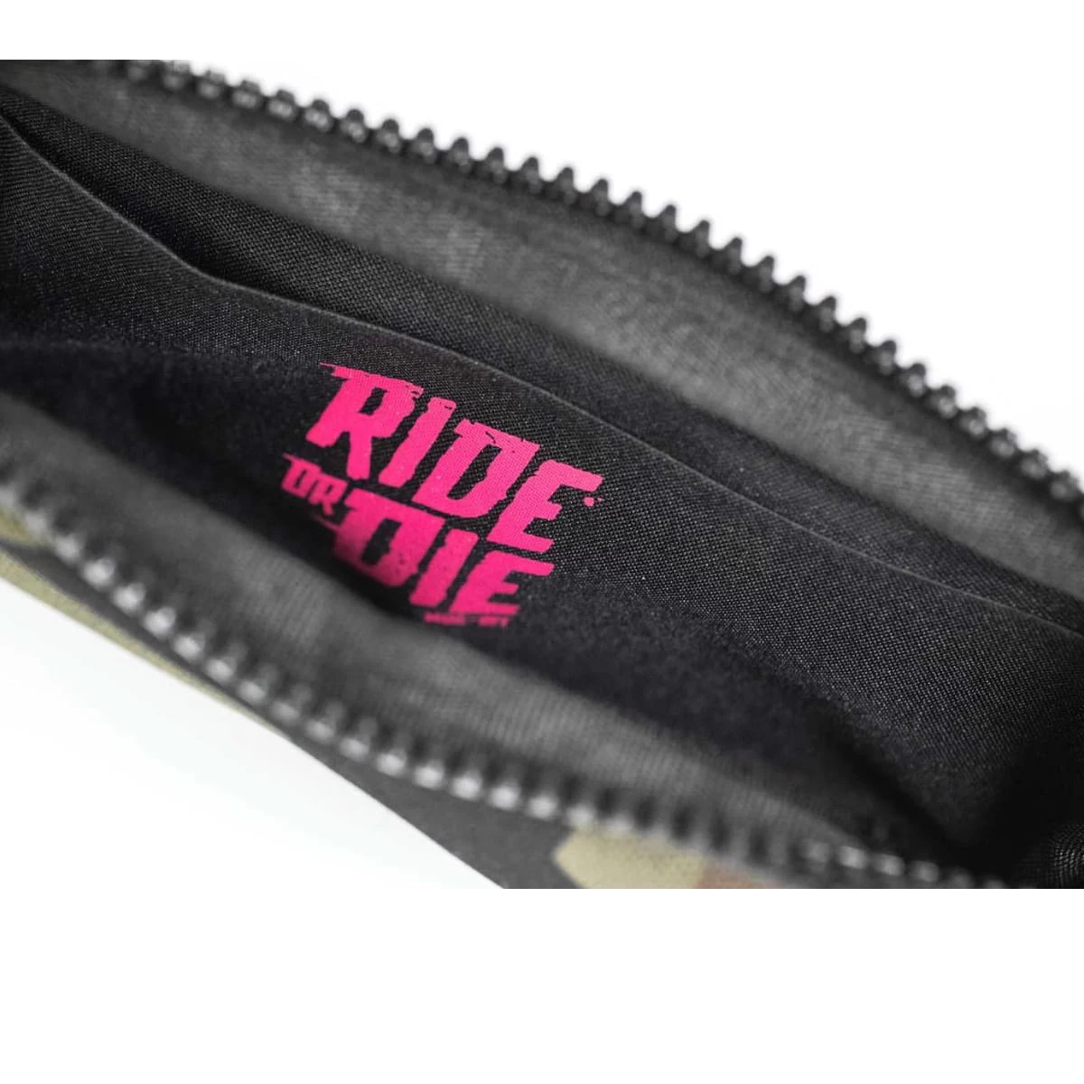 Muc-Off Essentials Etui - Camo 5 Muc-Off Essentials Etui - Camo - Afbeelding 3