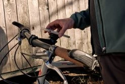 Fidlock VACUUM Uni Phone Patch - Zwart -Fietsuitrusting Winkel VC 01600 BLK fidlock vacuum uniphonepatch trekking 1