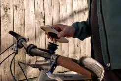 Fidlock VACUUM Uni Phone Patch - Zwart -Fietsuitrusting Winkel VC 01600 BLK fidlock vacuum uniphonepatch trekking 6