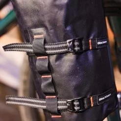 Blackburn Outpost Cargo Cage - Zwart -Fietsuitrusting Winkel bbn outpost cargo bike cage black lifestyle 2