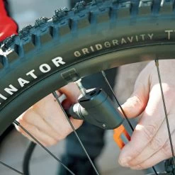 SKS Luchtcompressor 12.0 Werkplaats Vloerpomp 9 SKS Luchtcompressor 12.0 Werkplaats Vloerpomp -Fietsuitrusting Winkel mv easy galerie 01 1024x1024 1