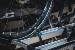 XLC Azura Xtra LED VC-C05 Bagagedrager Voor 2 E-bikes -Fietsuitrusting Winkel product 3